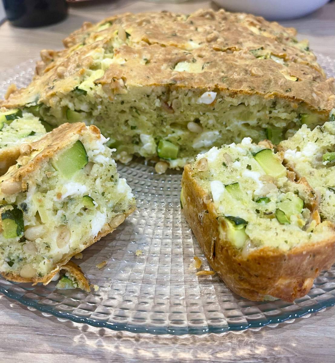 Idée recette du jour cake courgette, féta et pignons. Fruits secs décortiqués CROC'ELLA PACA Marseille